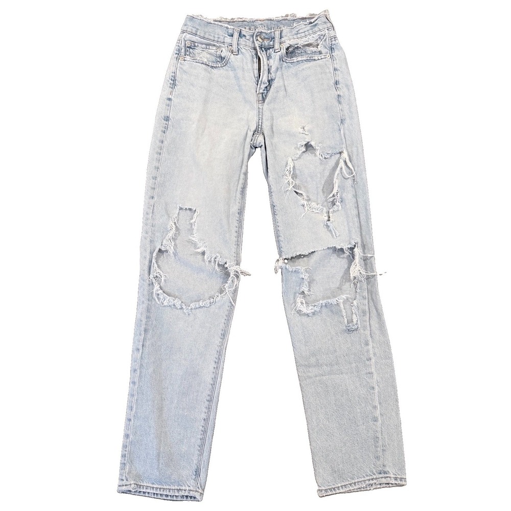 American Eagle Strigid Mom Jeans Sz 2 Reg Distressed Ripped Raw Hem Light Wash